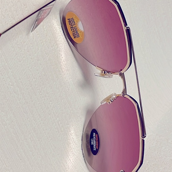 Fuego Fashion Aviator Sunglasses - Picture 2 of 4